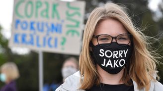 Minář z Milionu chvilek se šel projít a byla z toho první demonstrace v karanténě. Dorazily desítky lidí