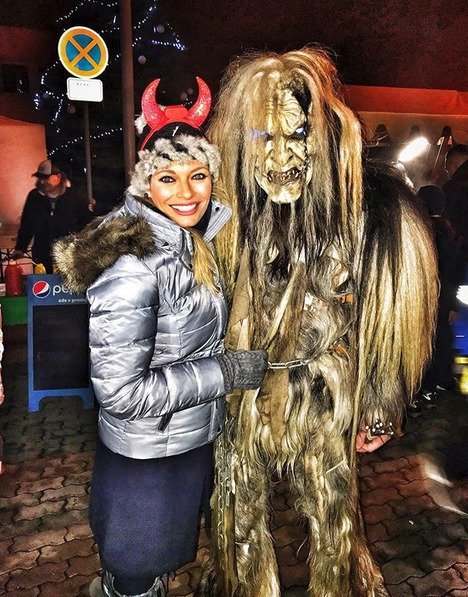 Lucie Borhyová s Krampusem