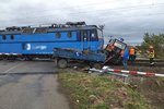 Kolaps dopravního uzlu. Traktor autoškoly se v Mikulčičích srazil s vlakem.