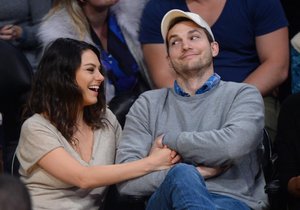 Mila Kunis a Ashton Kutcher jsou podruhé rodiči.