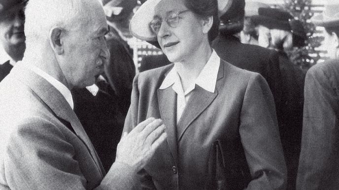 Milada Horáková na archívním snímku s prezidentem Benešem. 