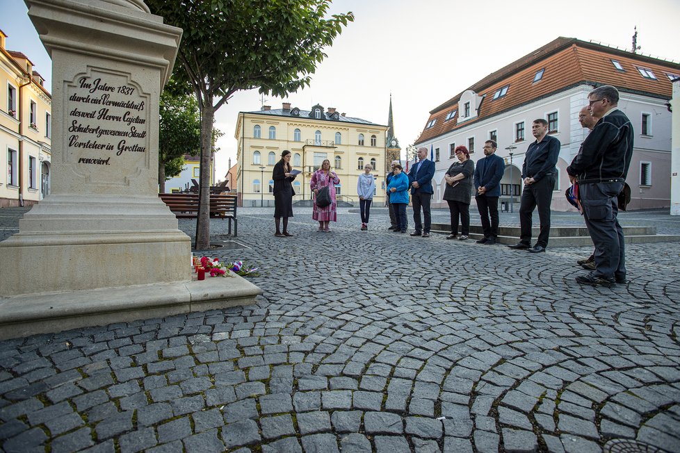 Česko si připomíná smrt Milady Horákové a další oběti komunismu (27. 6. 2020).