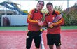 Jak žije »Bary«, když nehraje: Tenista - V Galatasarayi si Milan (vpravo) zahrál jen tenisový srandamač.