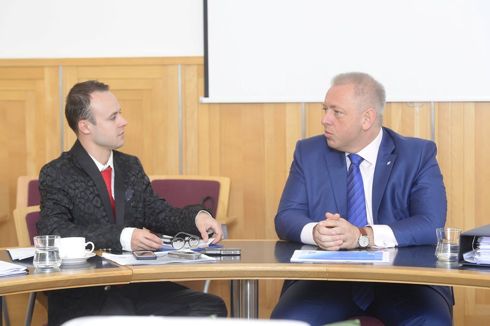 Ministr při rozhovoru s redaktorem Blesku působil, že je »nad věcí«.