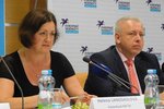 Debata o migraci a bezpečnosti: Ministr Chovanec a poslankyně Langšádlová