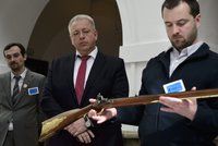 Nechte nám pistole! Česko podá žalobu na směrnici EU o omezení zbraní