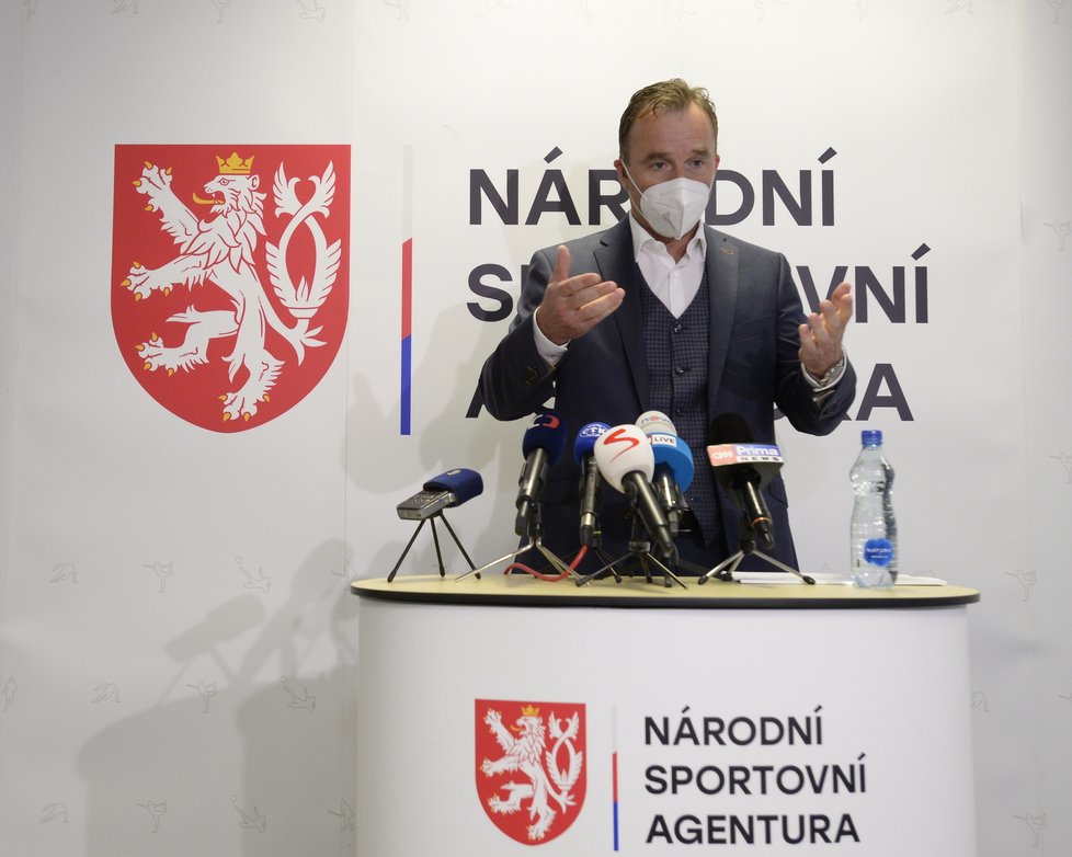 Předseda Národní sportovní agentury (NSA) Milan Hnilička promluvil na tiskové konferenci o své rezignaci (17.5.2021)