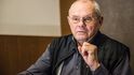 Milan Kňažko je slovenský herec, od počátku 90. let politik, spoluzakladatel VPN a HZDS, za které působil jako ministr zahraničních věcí Slovenska a místopředseda slovenské vlády, pak politik odštěpeneckých stran ADS, DEÚS a DÚ, od roku 1998 politik SDK a ministr kultury Slovenska Milan Kňažko je slovenský herec, od počátku 90. let politik, spoluzakladatel VPN a HZDS, za které působil jako ministr zahraničních věcí Slovenska a místopředseda slovenské vlády, pak politik odštěpeneckých stran ADS, DEÚS a DÚ, od roku 1998 politik SDK a ministr kultury Slovenska