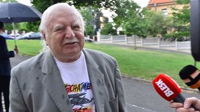 Zemřel Milan Knížák.