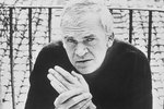 Milan Kundera na archivním snímku