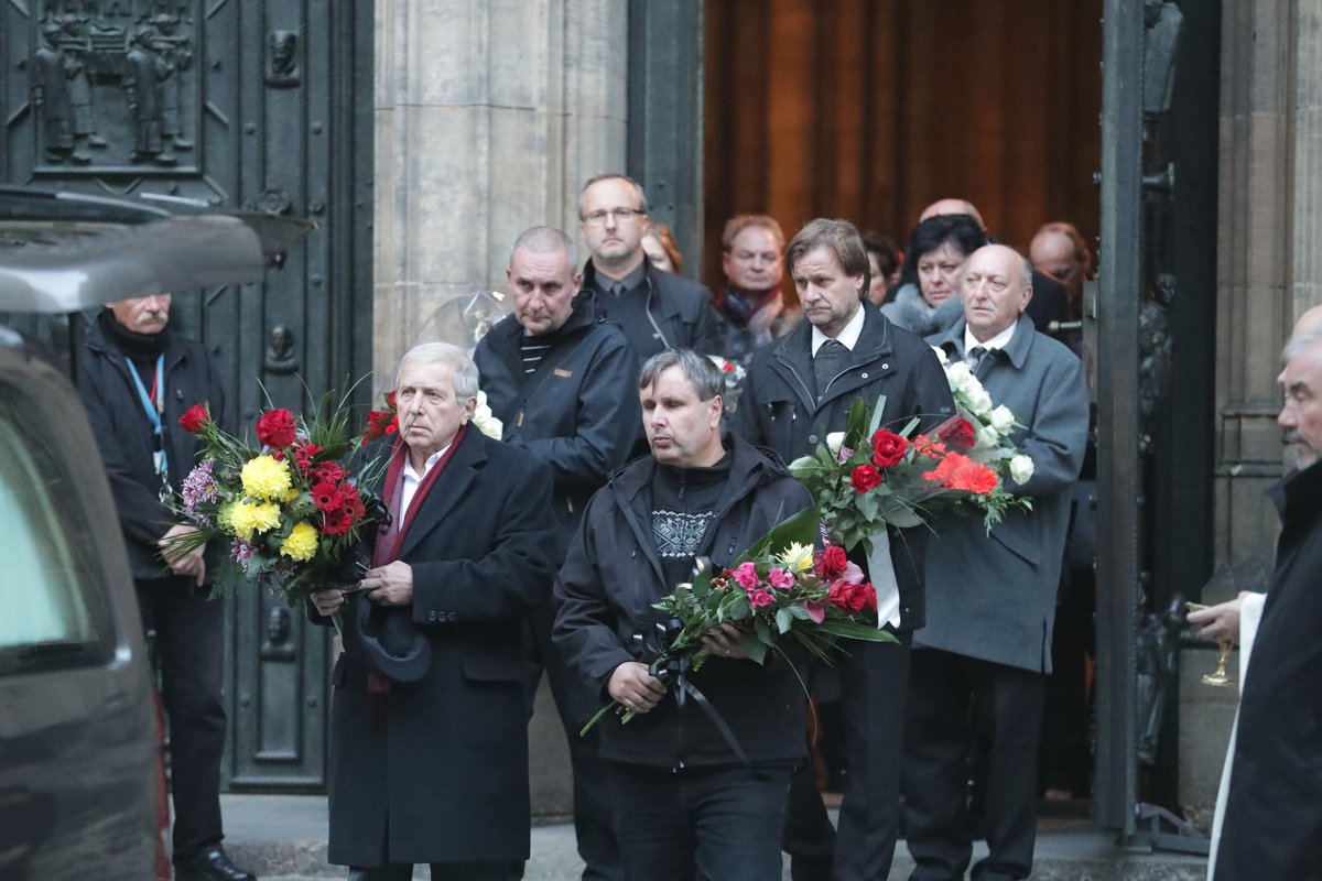 Pohřeb herce Milana Šimáčka (†56)