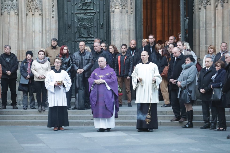 Pohřeb herce Milana Šimáčka