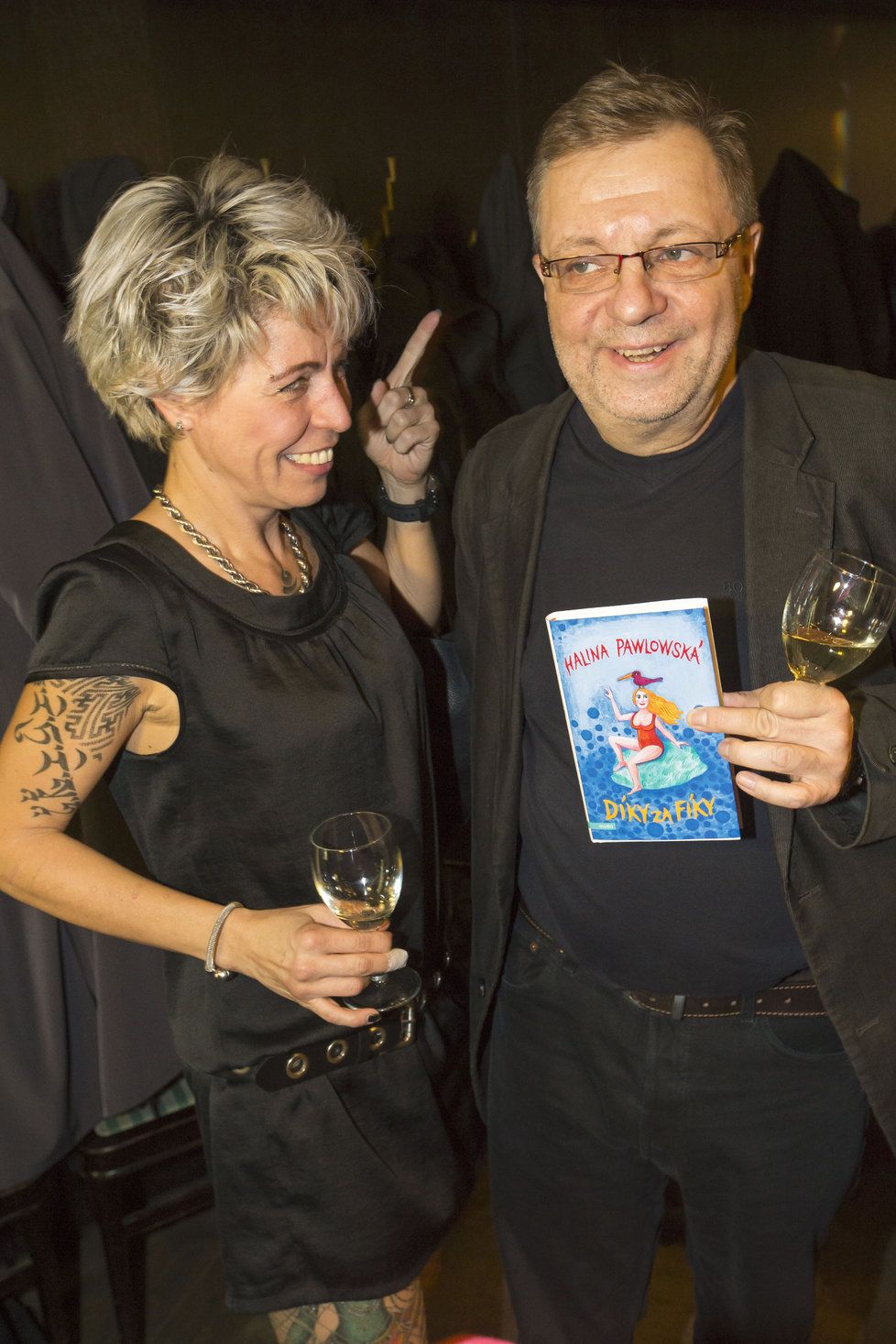 Milan Šteindler se svou expřítelkyní Kateřinou na křtu knihy Haliny Pawlowské Díky za fíky.