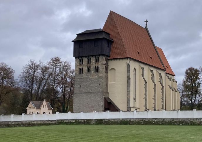 V roce 1622 se opat Strahovského kláštera zasadil o to, aby byl klášter přidělen premonstrátskému klášteru na Strahově. V roce 1622 se opat Strahovského kláštera zasadil o to, aby byl klášter přidělen premonstrátskému klášteru na Strahově.