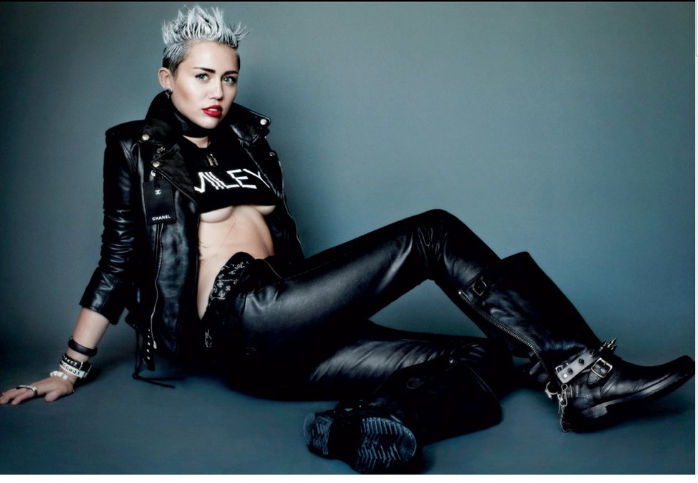 Miley v novém editorialu ukazuje rebelskou stránku své osobnosti.
