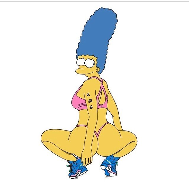 Marge Simpson v nezvykle odvážné póze