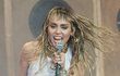 Miley Cyrusová na koncertě