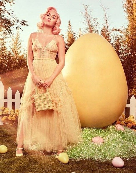 Miley Cyrus zveřejnila nové velikonoční fotografie.