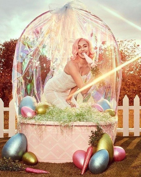 Miley Cyrus slaví 30. narozeniny