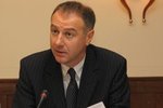 Srbský velvyslanec při NATO Branislav Milinković prý spáchal sebevraždu.