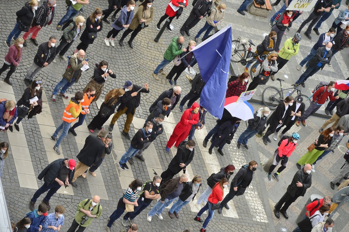 Demonstrace Hrad za hranou spolu Milion chvilek proti Zemanovi a Babišovi