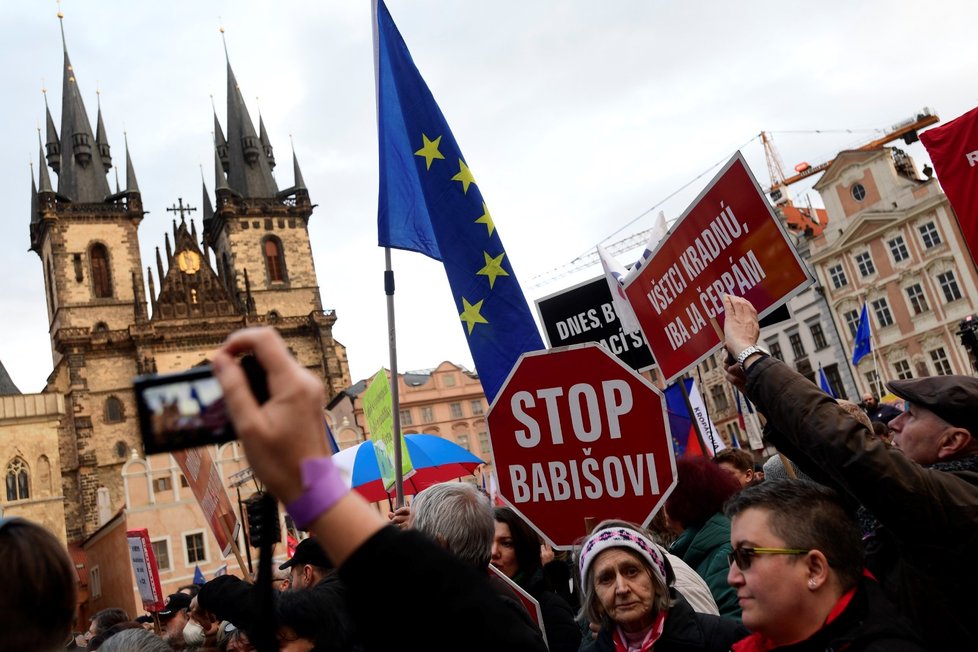 Prvního března 2020 se opět sešli demonstranté pod záštitou spolku Milion chvilek pro demokracii (1.3.2020)