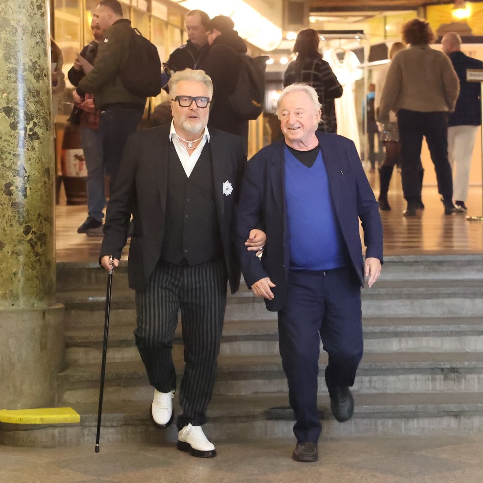 Cara Labus GALERIE: Jiří Lábus oslavil 76: Šetří si na luxusní důchoďák a ...