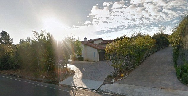 Dům v Rancho Santa Fe, kde k odpornému zločinu došlo.