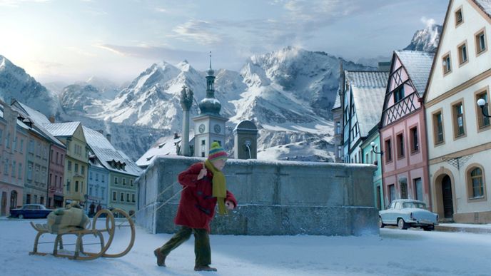 Vánoční Loket v reklamě na Milku "vylepšený" digitálními Alpami