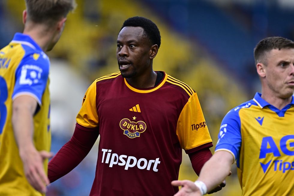 Analýza Sportu: penalty, červená, gól – čtyři sporné momenty, zlobí se Dukla oprávněně? Analýza Sportu: penalty, červená, gól – čtyři sporné momenty, zlobí se Dukla oprávněně?