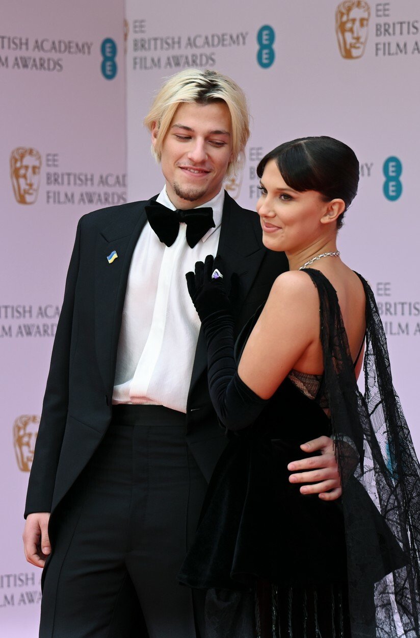 Millie Bobby Brown a Jacob Bongiovi na cenách BAFTA