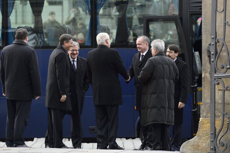 Miloš Zeman se zdraví se svým slovenským protějškem Andrejem Kiskou