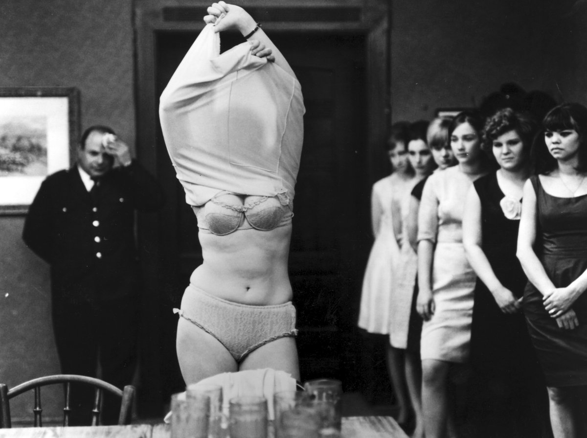 1967 Hoří, má panenko Snímek byl nominován na Oscara za nejlepší zahraniční film.
