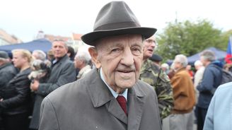 Zemřel Miloš Jakeš, předrevoluční generální tajemník ÚV KSČ. Bylo mu 97 let