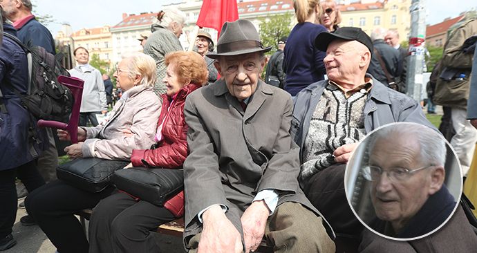 Zatímco Milouš Jakeš na akci KSČM k 1. máji nechyběl, Lubomír Štrougal ano