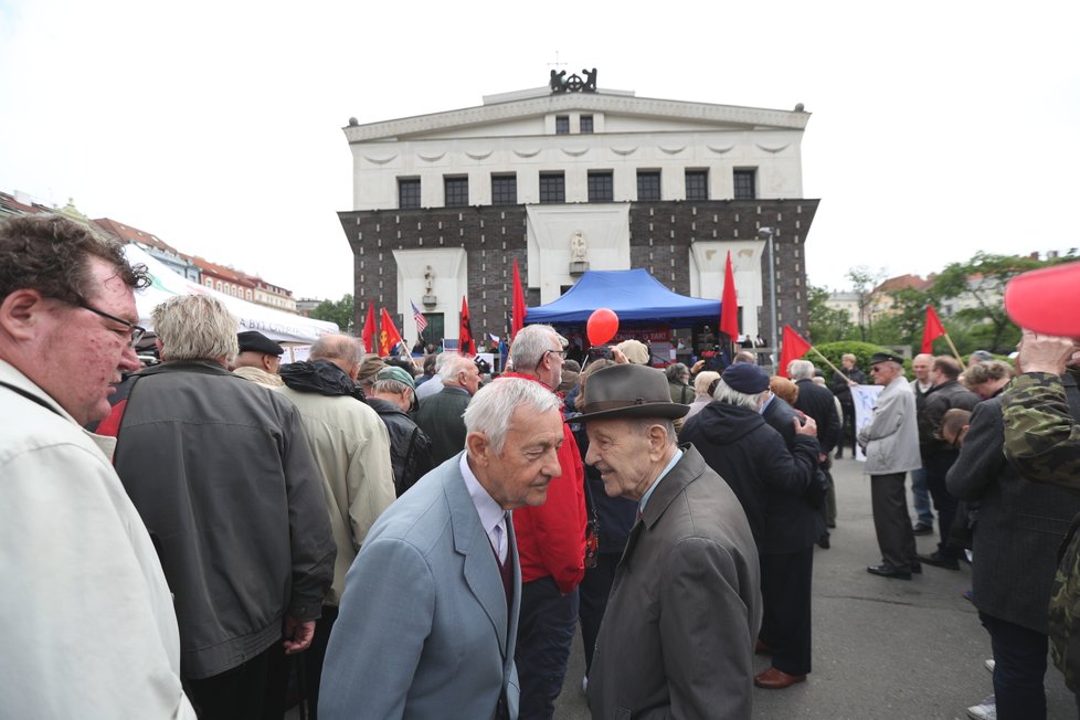 Milouš Jakeš na prvomájové akci KSČM (1. 5. 2019)