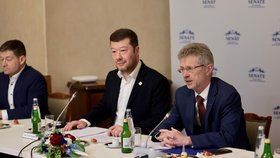 V Senátu se poprvé sešla vedení Senátu a nové Sněmovny v čele s Milošem Vystrčilem (ODS) a Tomiem Okamurou (SPD) (25.11.2025)