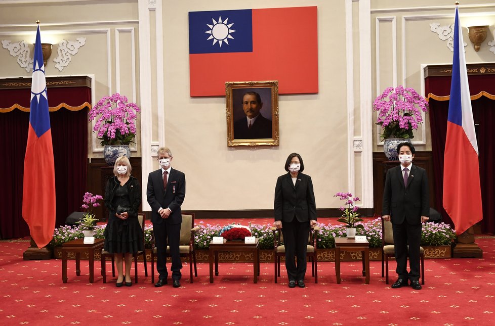 Předseda Senátu Miloš Vystrčil se v Tchaj-peji setkal s tchajwanskou prezidentkou Cchaj Jing-wen  (3.9.2020)
