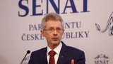 Vystrčil k Okamurově Číně: Rozpačitá cesta. Chtěl ukázat podřízenost?