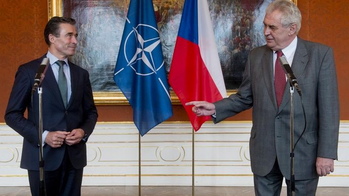 Miloš Zeman a generální tajemník NATO Andersi Fogh Rasmussen