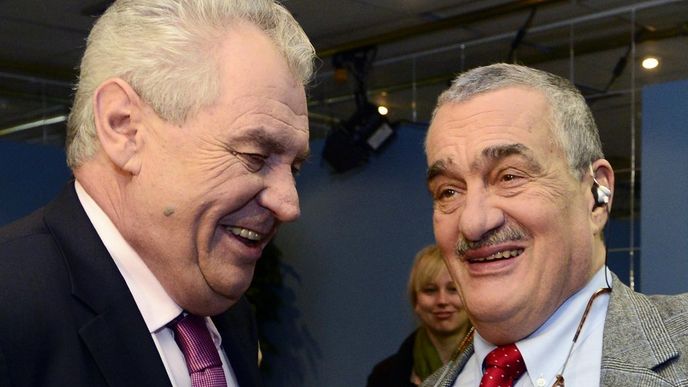Miloš Zeman a Karel Schwarzenberg v předvolební debatě ČT