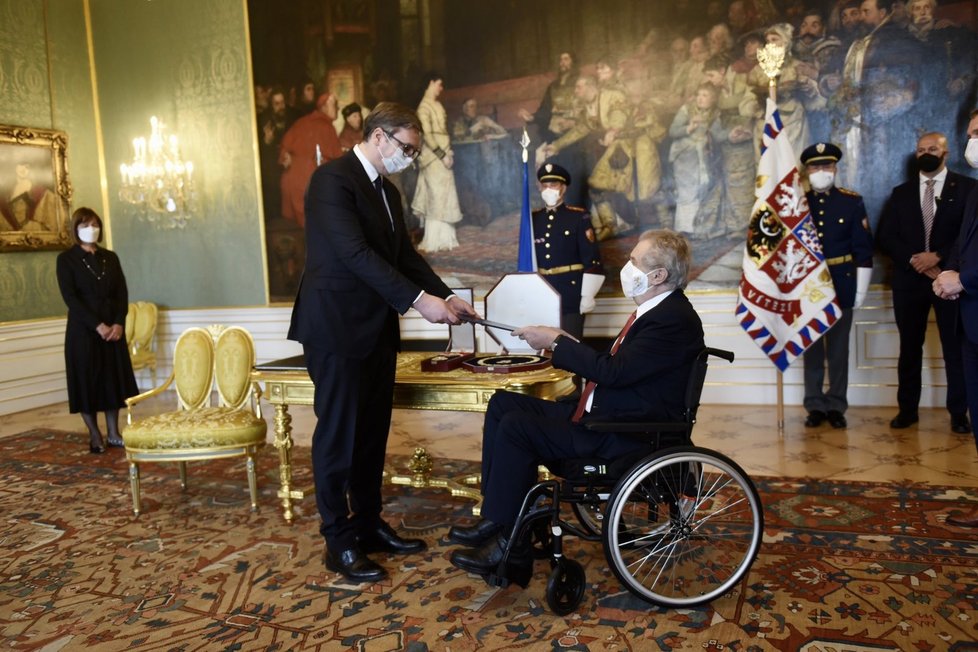 Prezidenti Miloš Zeman a Aleksandar Vučič si vyměnili vyznamenání.