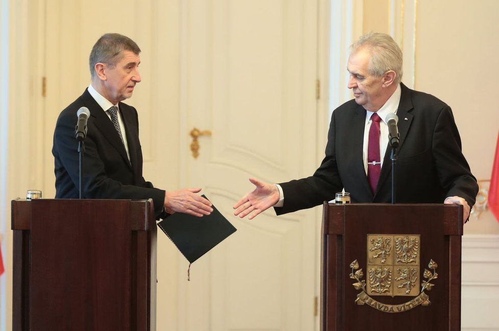 Miloš Zeman přijal na Hradě demisi menšinové vlády Andreje Babiše (24.1.2018)