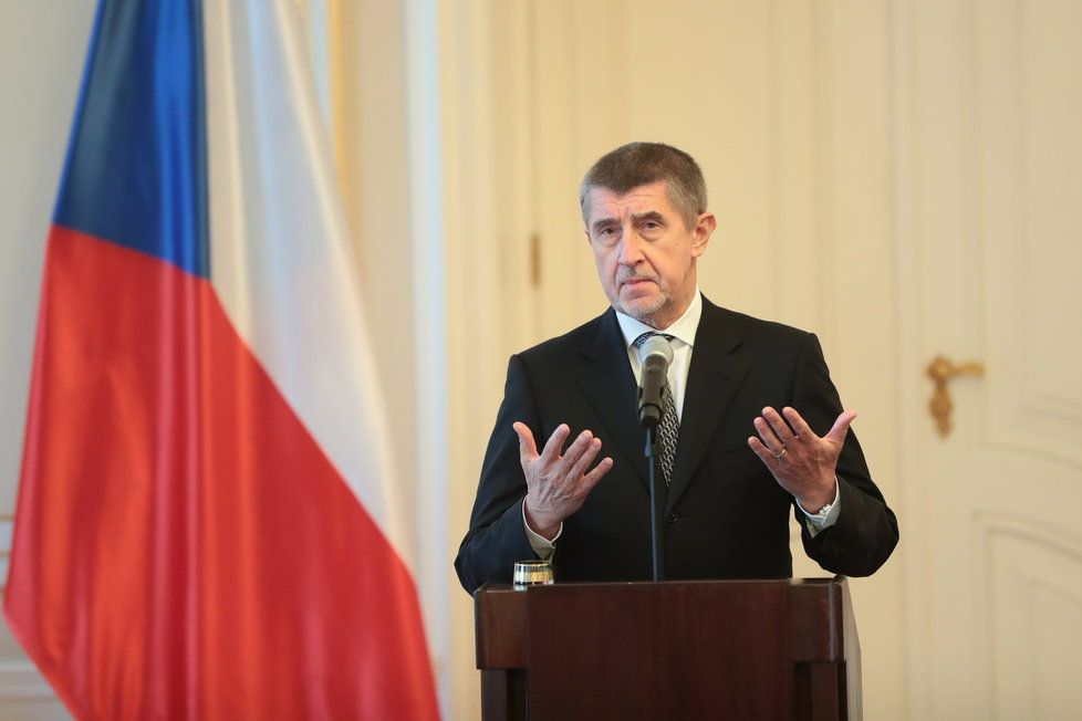 Premiér Andrej Babiš (ANO) 24. 1. 2018 na Pražském hradě předal prezidentu Miloši Zemanovi demisi své menšinové vlády. Prezident ji přijal, vládu pověřil výkonem funkce do jmenování nové.