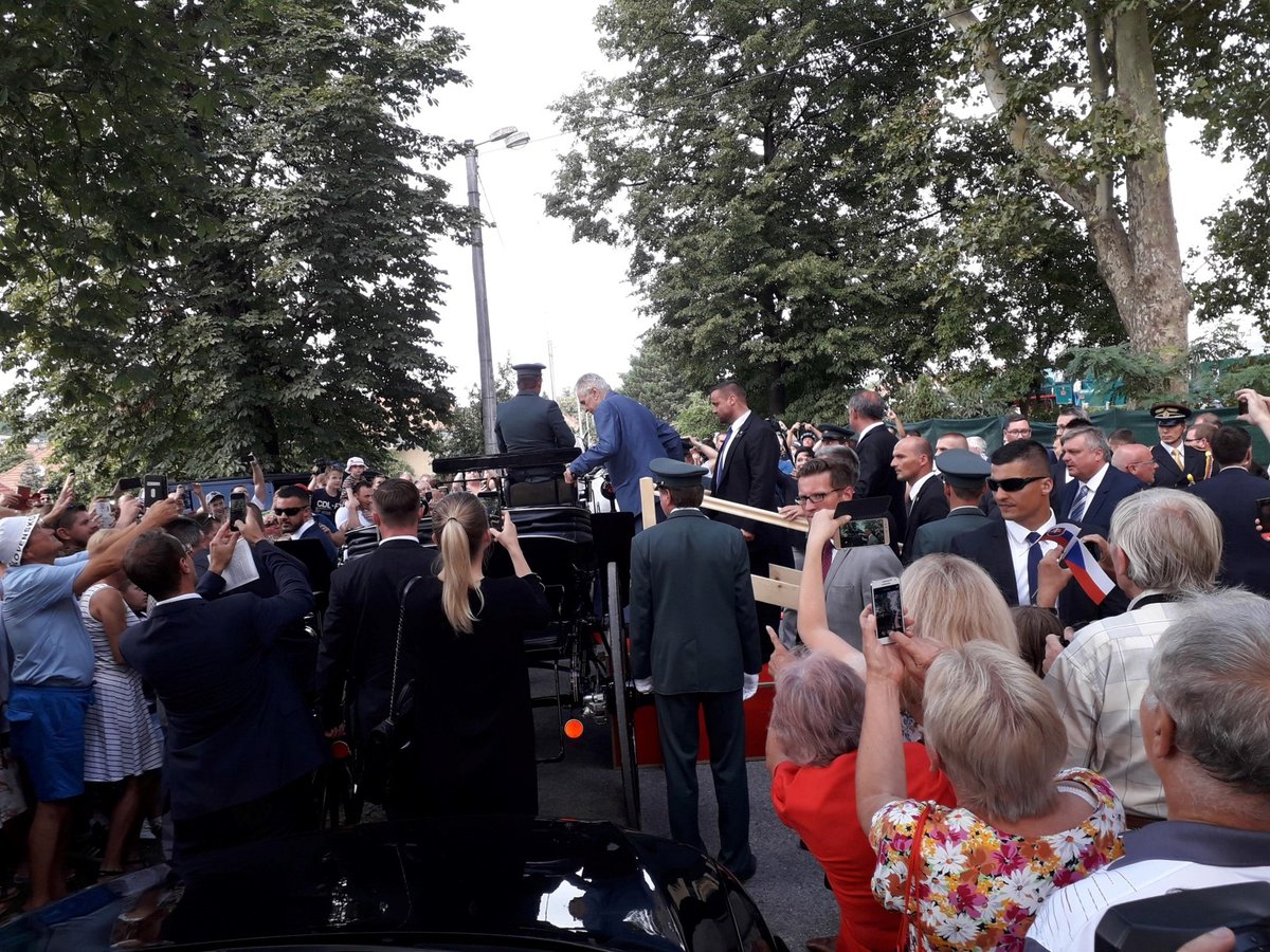 Prezidenti Miloš Zeman a Andrej kiska dorazili do Topolčianek.