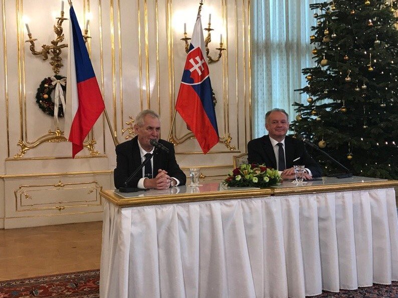 Tisková konference českého prezidenta Miloše Zemana a slovenské hlavy státu Andreje Kisky.