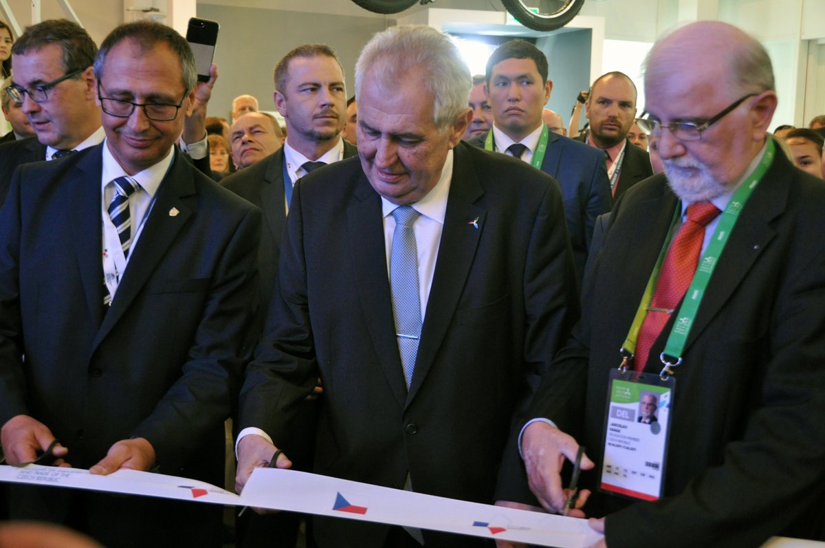 Zeman na EXPO v Astaně: To je létající kolo jak z Foglarovek!