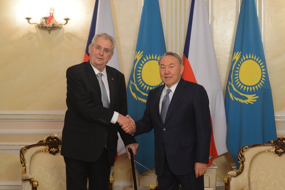Miloš Zeman s nyní již bývalým prezidentem Kazachstánu Nazarbajevem
