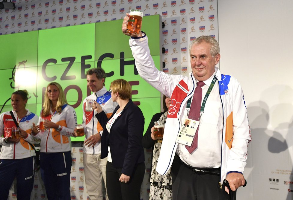 Prezident Miloš Zeman mezi českými olympioniky v brazilském Riu de Janeiro