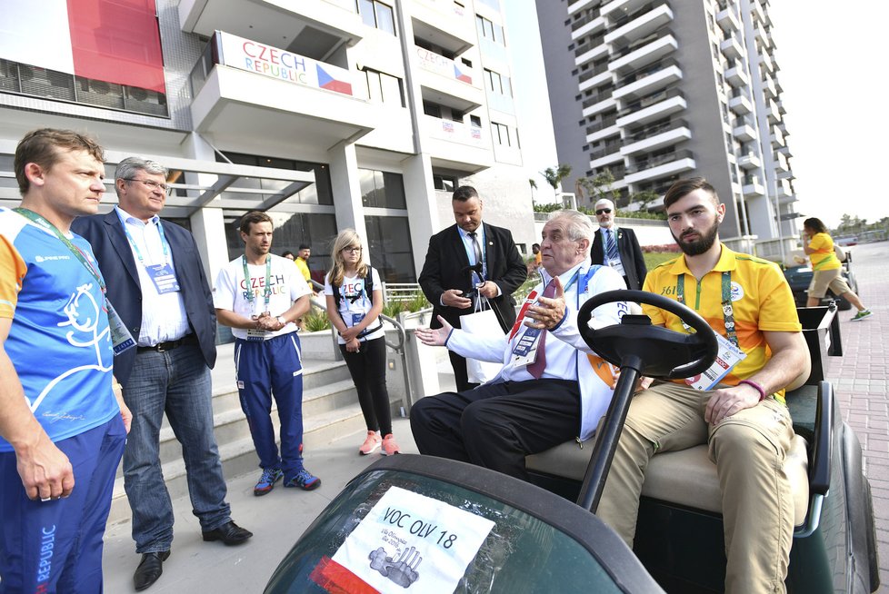 Prezident Miloš Zeman mezi českými olympioniky v brazilském Riu de Janeiro